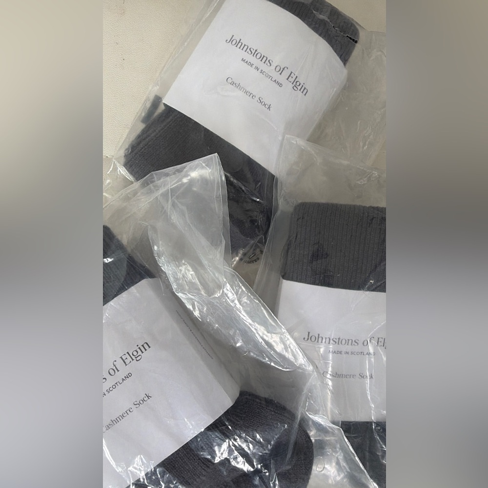 NWT Johnston of Elgin gray cashmere socks - Picture 8 of 8